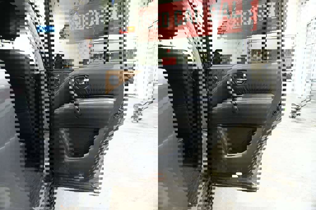 Used 2017 INFINITI QX80 image 27