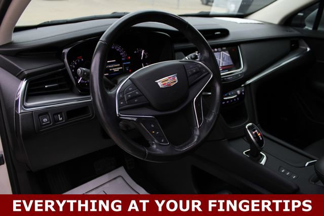 Used 2019 Cadillac XT5 Premium Luxury AWD/4WD image 2