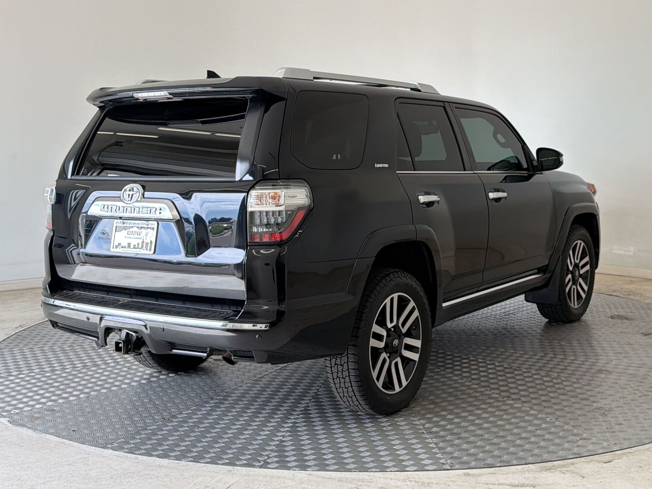 Used 2018 Toyota 4Runner Limited AWD/4WD image 9