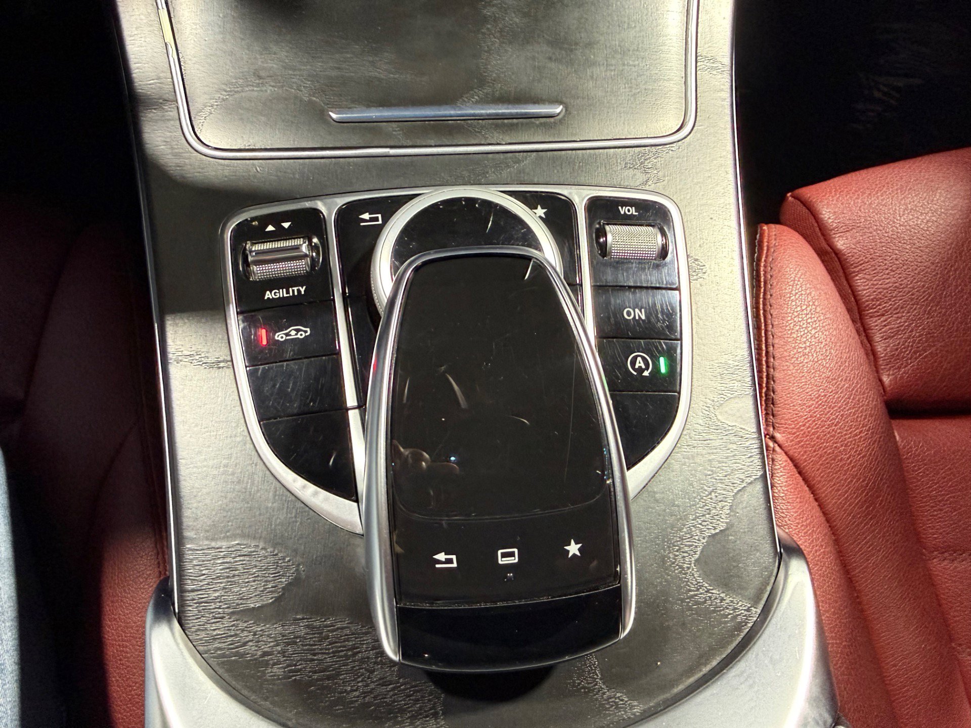 Used 2015 Mercedes-Benz C 400 4MATIC image 37