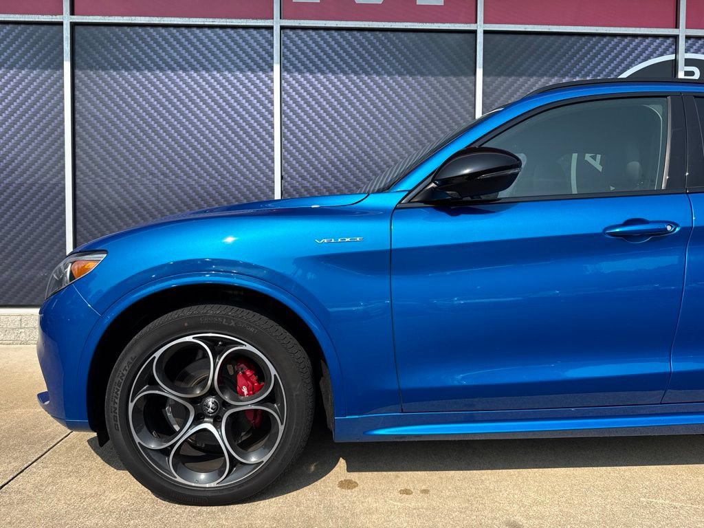 Used 2023 Alfa Romeo Stelvio Veloce AWD/4WD image 16