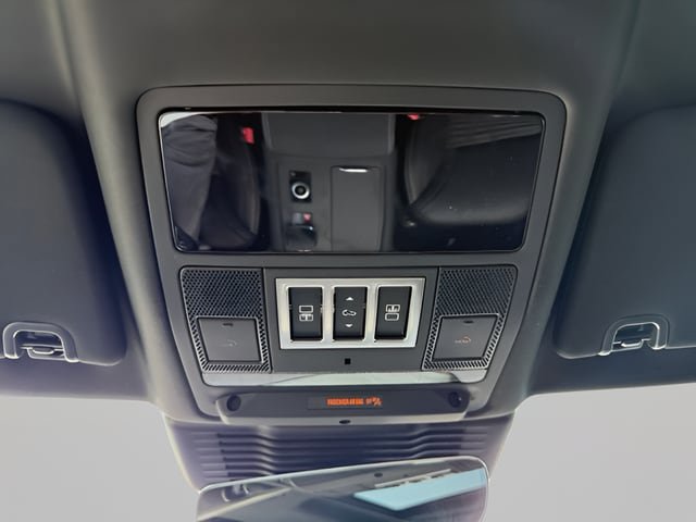 New 2026 Land Rover Discovery Dynamic SE AWD/4WD image 23