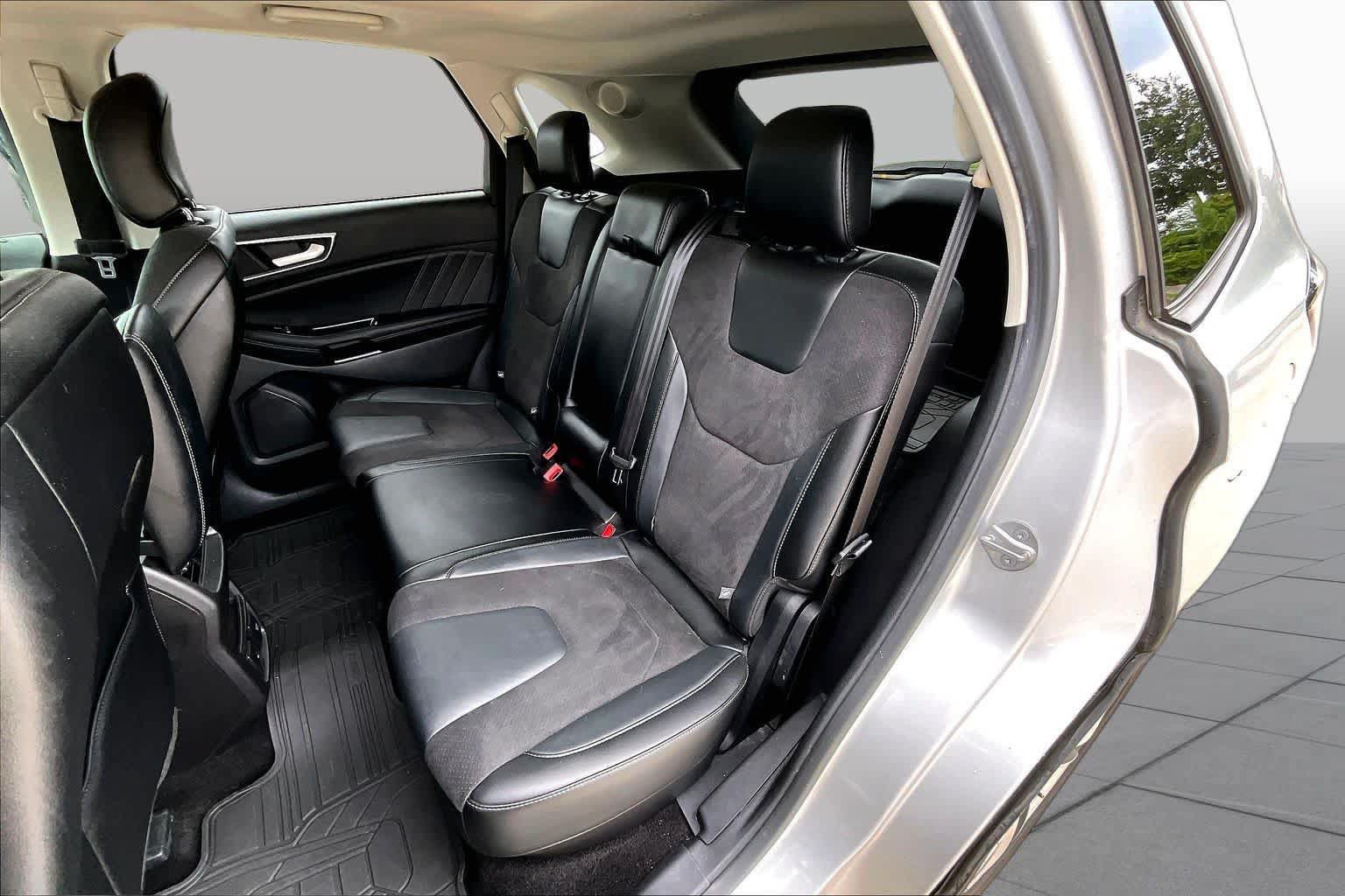 Used 2016 Ford Edge Sport w/ Technology Package AWD/4WD image 21
