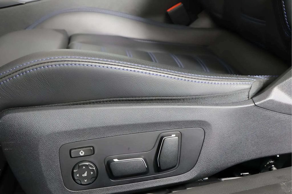 Used 2025 BMW M2 RWD image 18