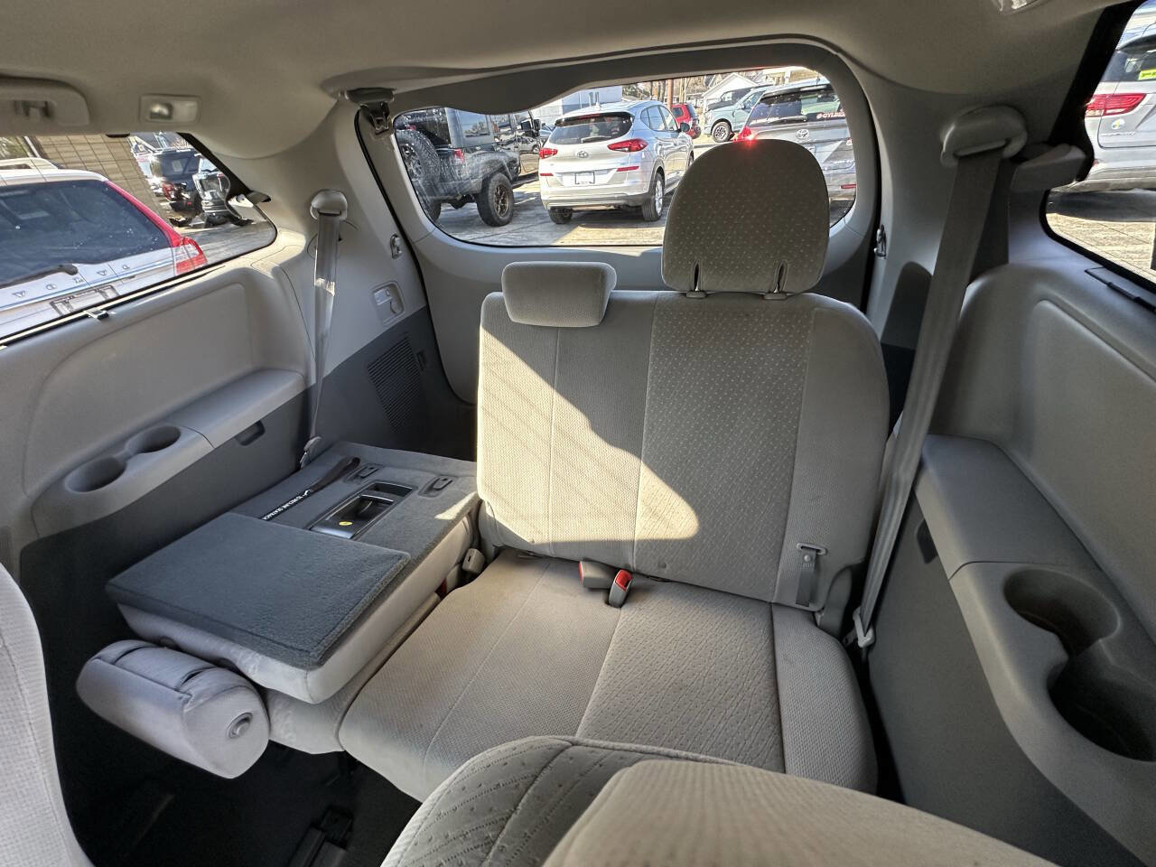 Used 2020 Toyota Sienna LE AWD/4WD image 11