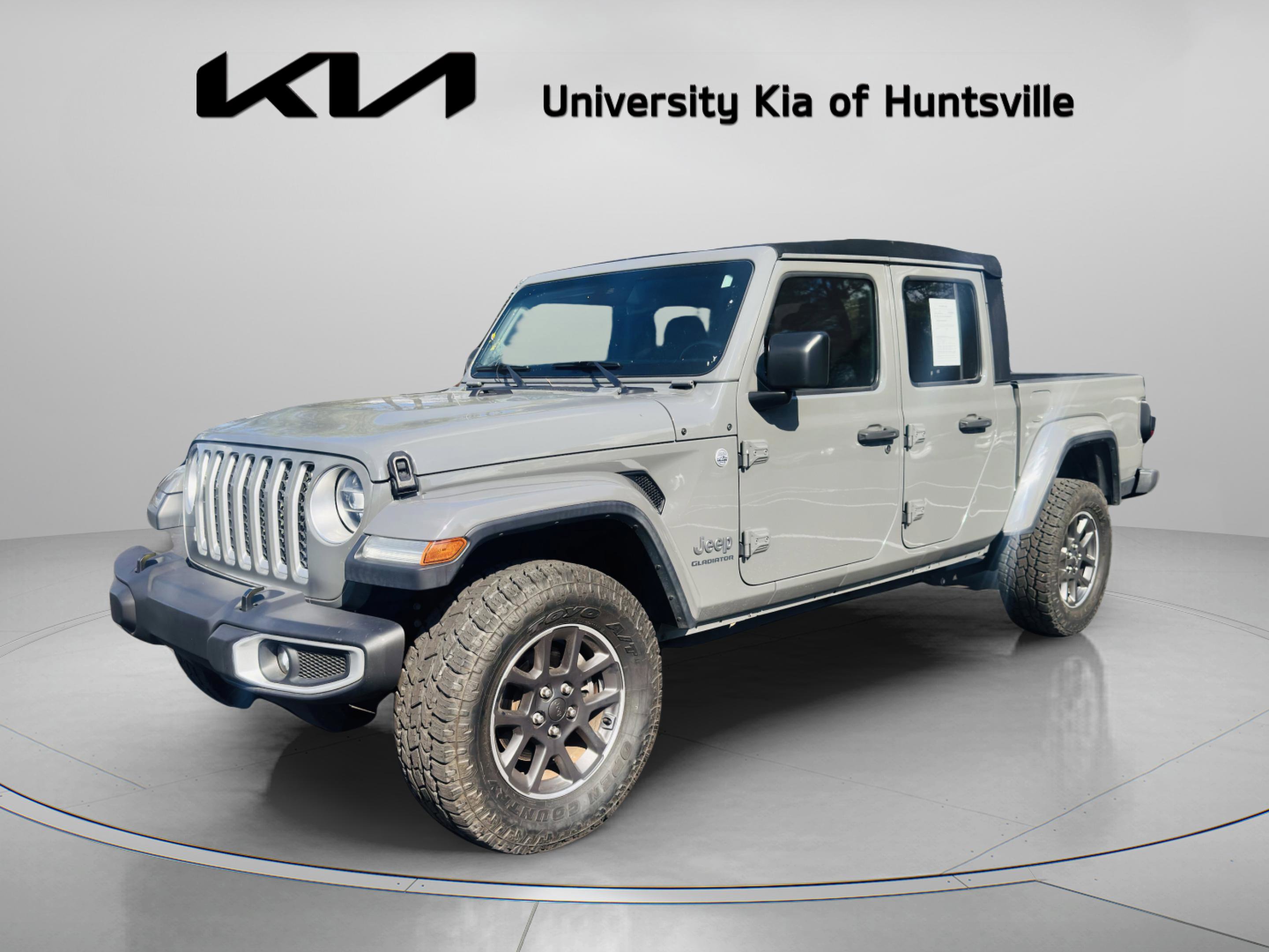 Used 2020 Jeep Gladiator Overland w/ Dual Top Group image 3