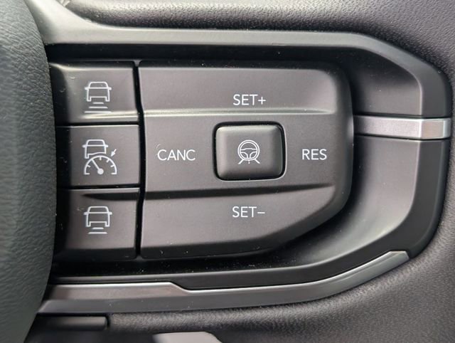 Used 2026 Jeep Cherokee Overland w/ Advanced Pro Tech Group AWD/4WD image 17