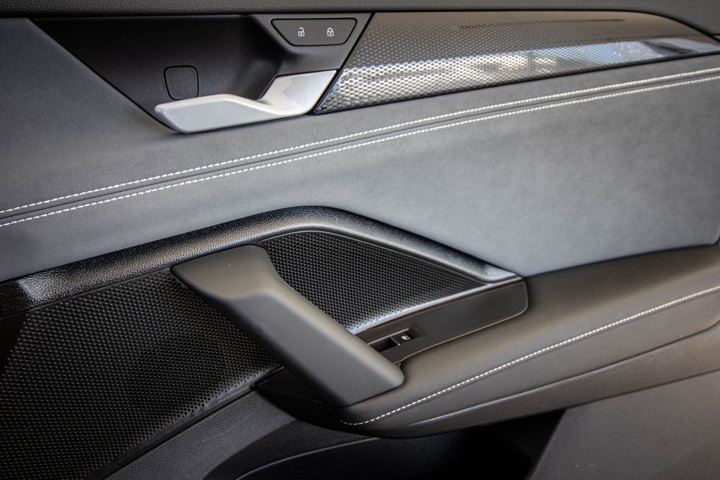 New 2026 Volkswagen Tiguan SE FWD image 21