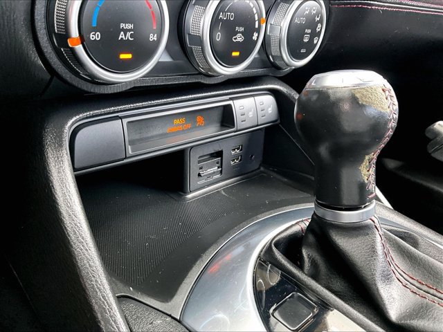 Used 2016 MAZDA MX-5 Miata Grand Touring RWD image 23
