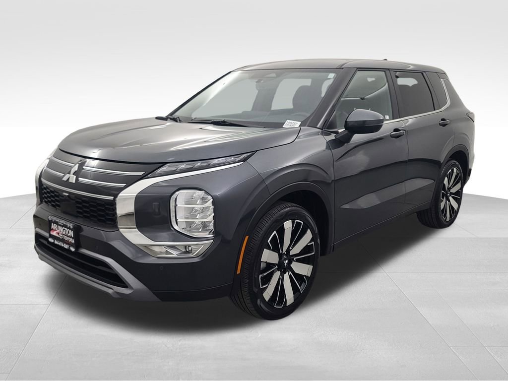 Used 2025 Mitsubishi Outlander SE image 8