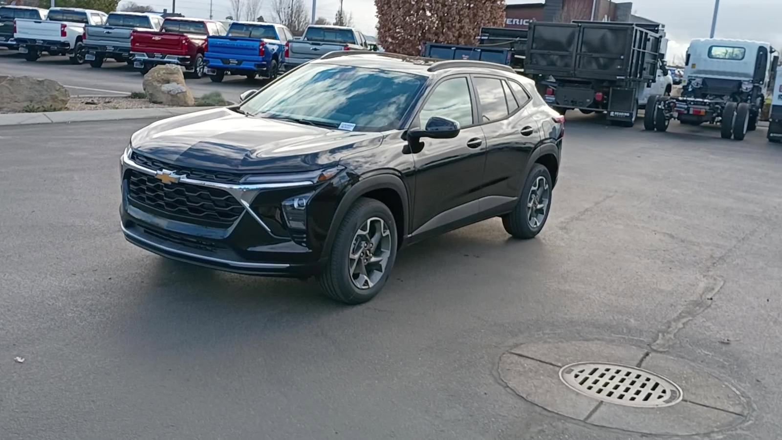 New 2026 Chevrolet Trax LT w/ Sunroof Package