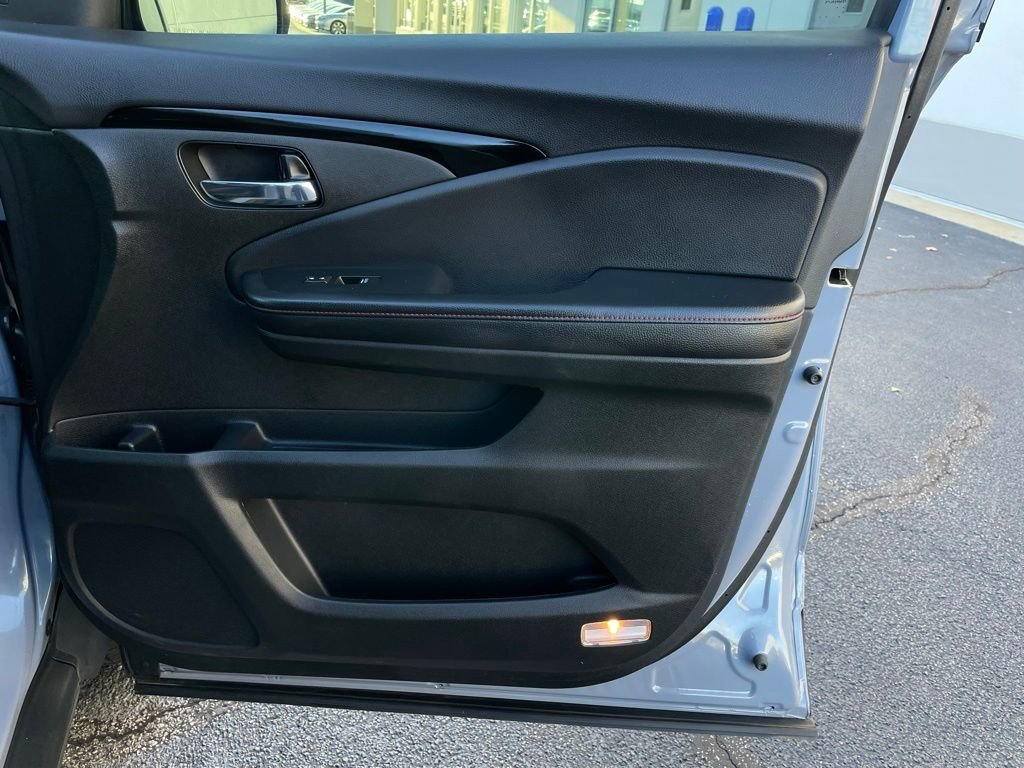Certified 2023 Honda Ridgeline Black Edition image 30