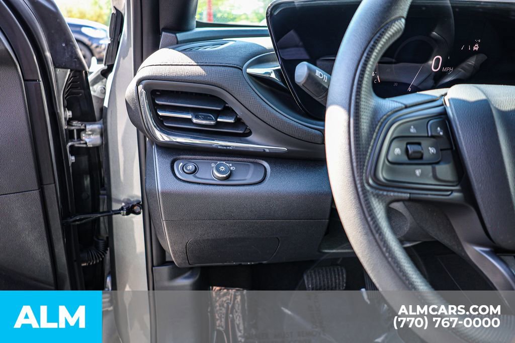 Used 2025 Buick Envista Preferred image 19