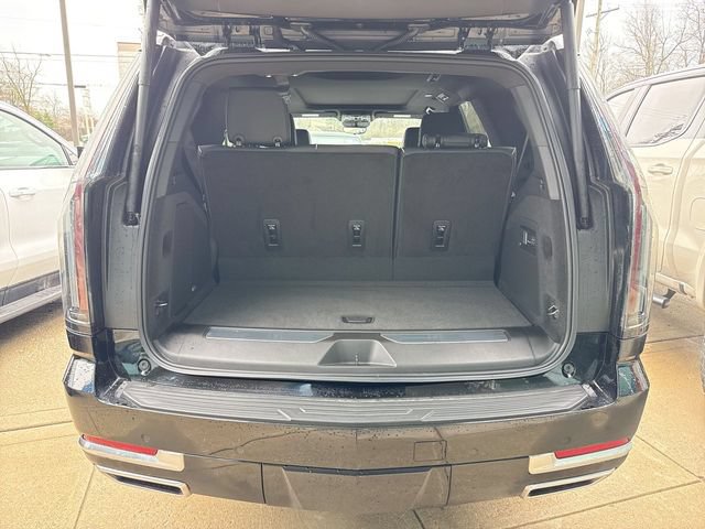 Used 2025 Cadillac Escalade Premium Luxury AWD/4WD image 32