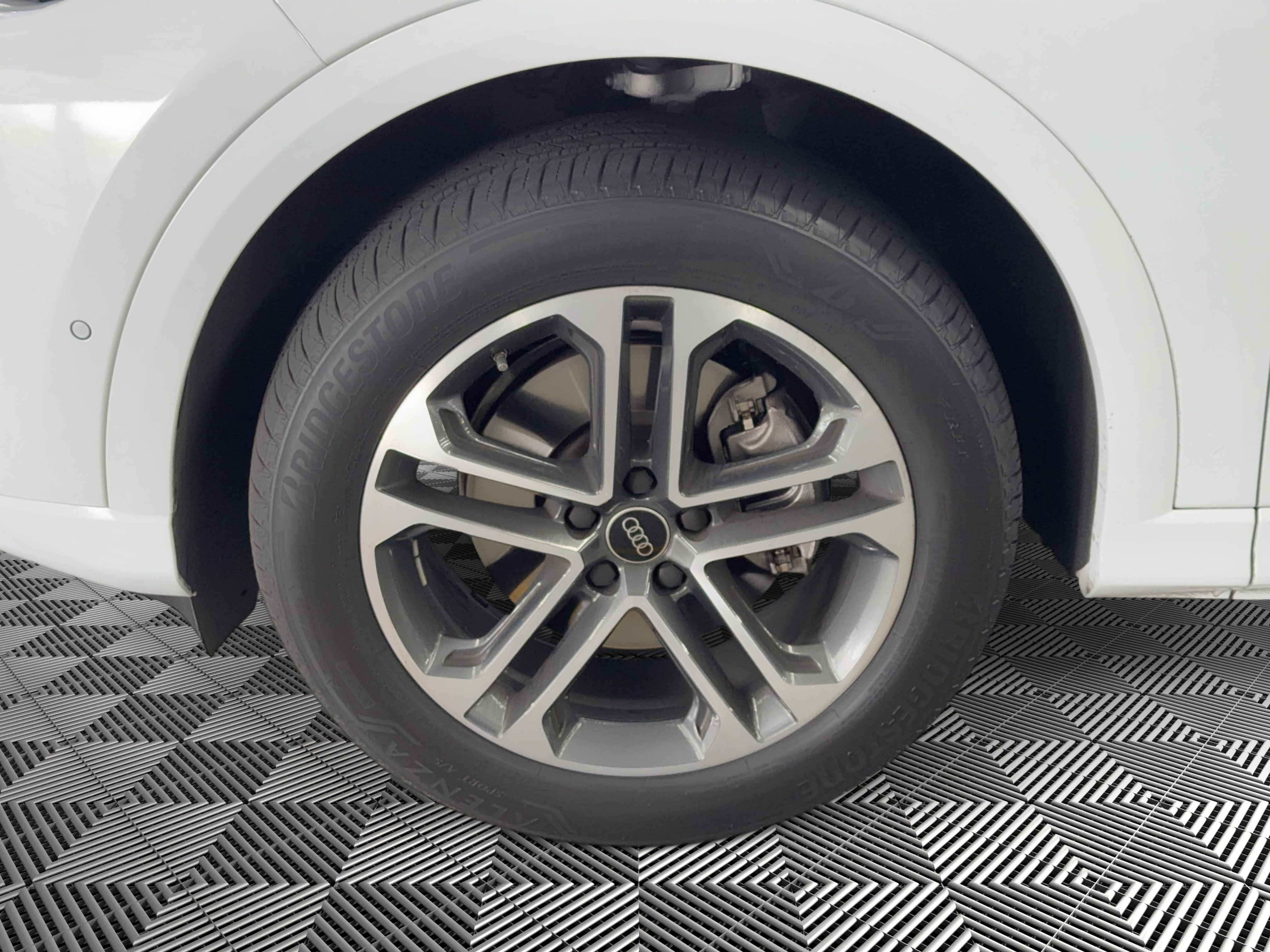 Used 2025 Audi Q5 Premium Plus w/ Premium Plus image 12