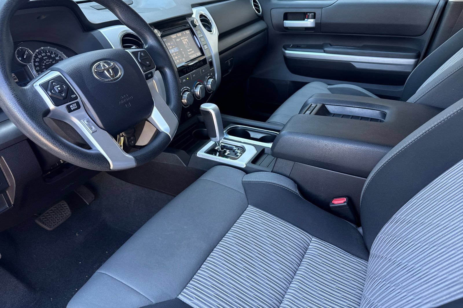 Used 2015 Toyota Tundra SR5 w/ SR5 Upgrade Package RWD image 10