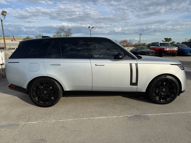 Used 2025 Land Rover Range Rover SE image 7