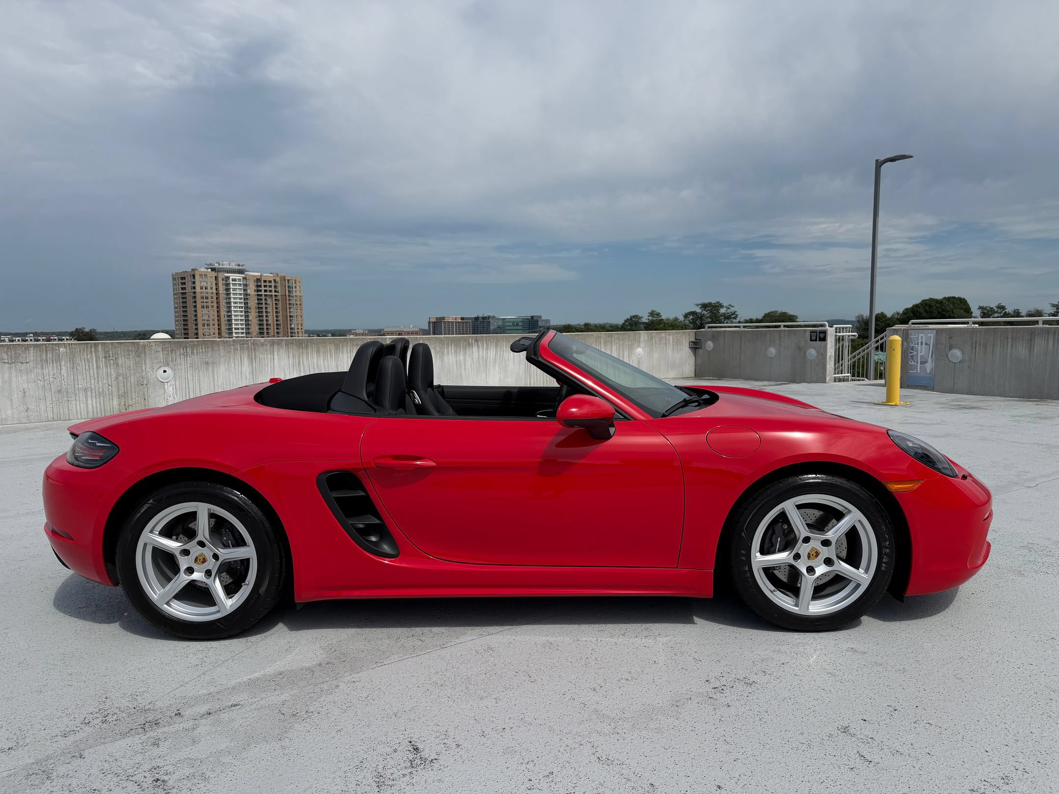 Certified 2025 Porsche 718 Boxster RWD image 8