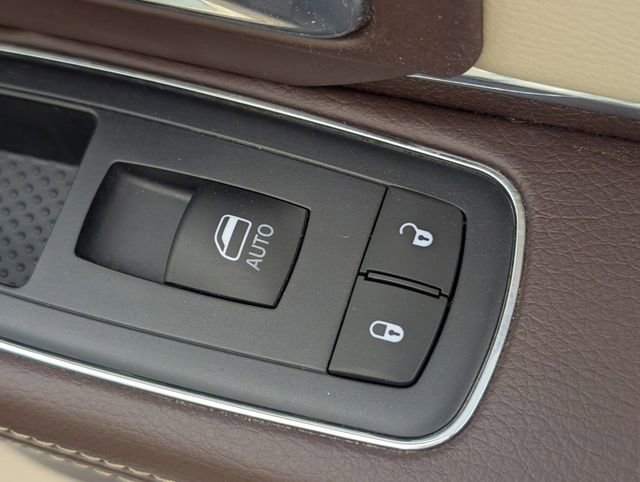 Used 2016 RAM 1500 Laramie w/ Convenience Group AWD/4WD image 34