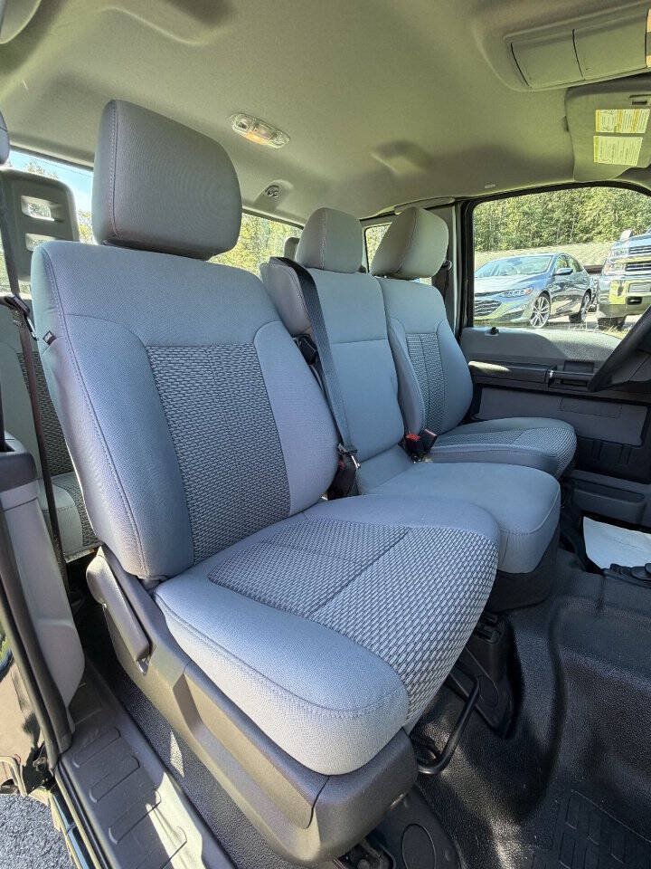 Used 2016 Ford F250 XL w/ XL Appearance Package AWD/4WD image 23