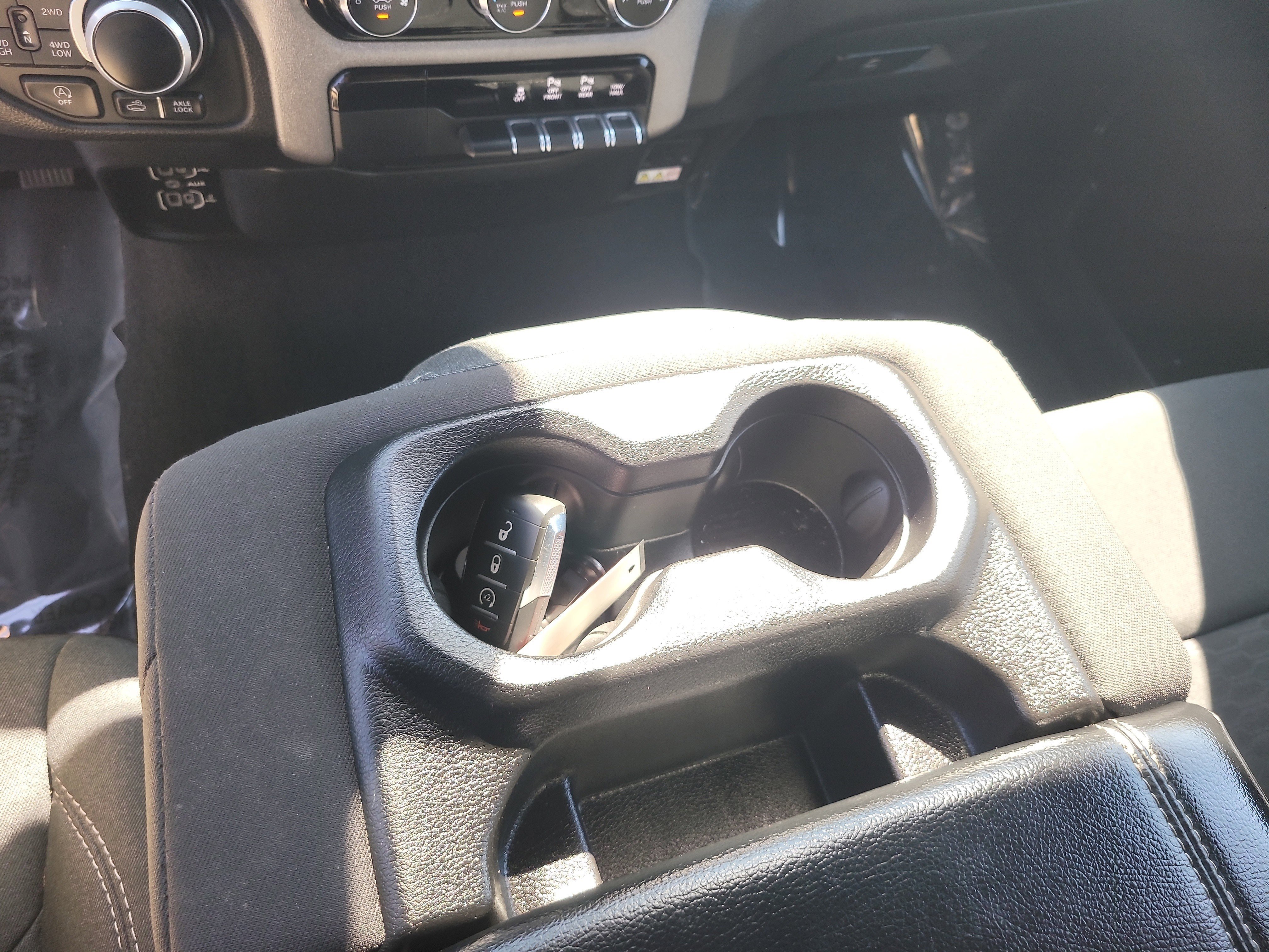 Used 2025 RAM 1500 Warlock AWD/4WD image 24