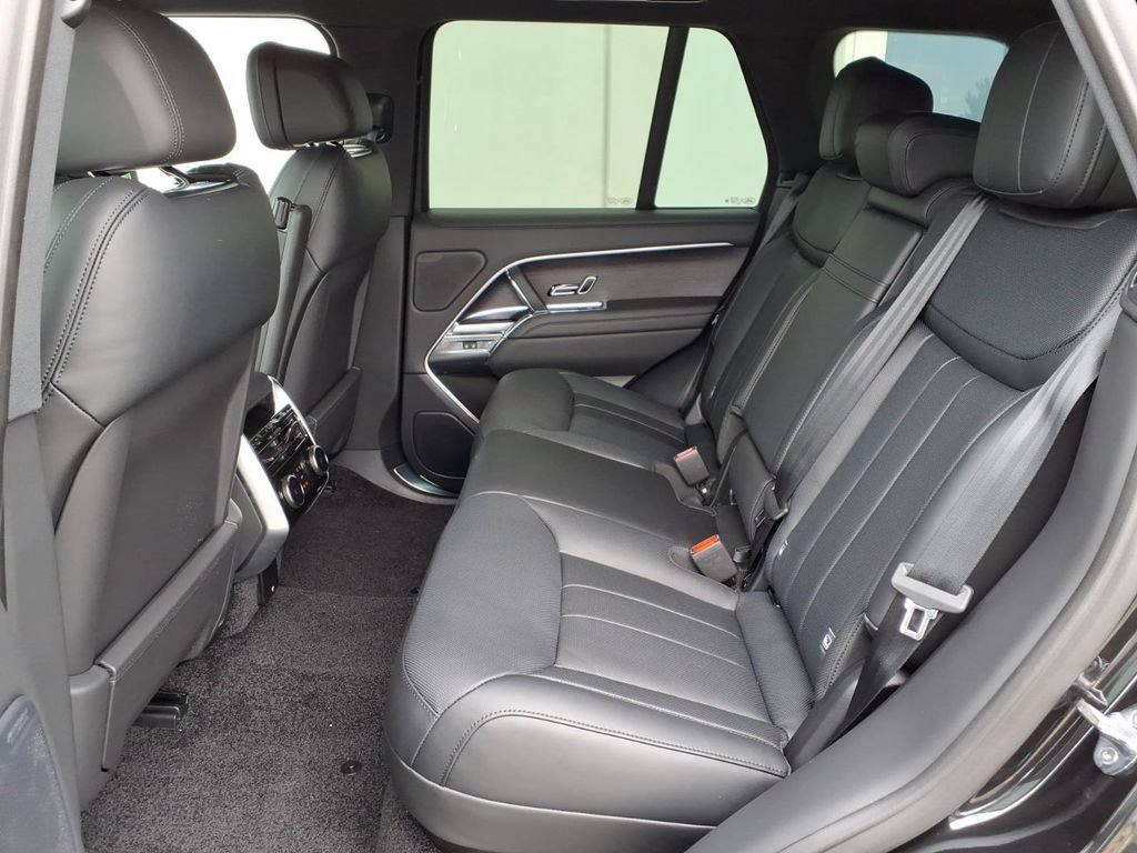 New 2026 Land Rover Range Rover SE AWD/4WD image 8