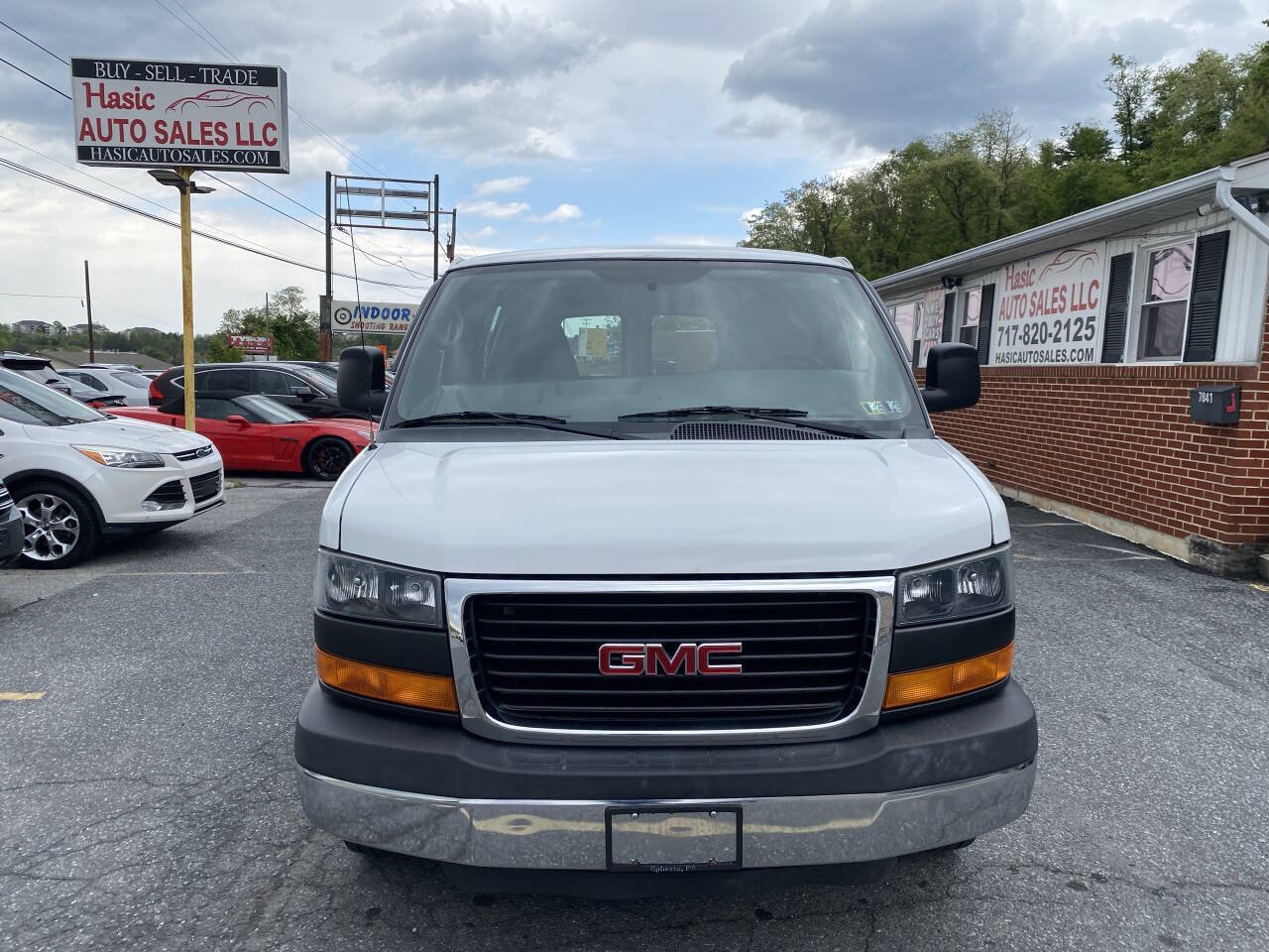 Used 2015 GMC Savana 2500 RWD image 2