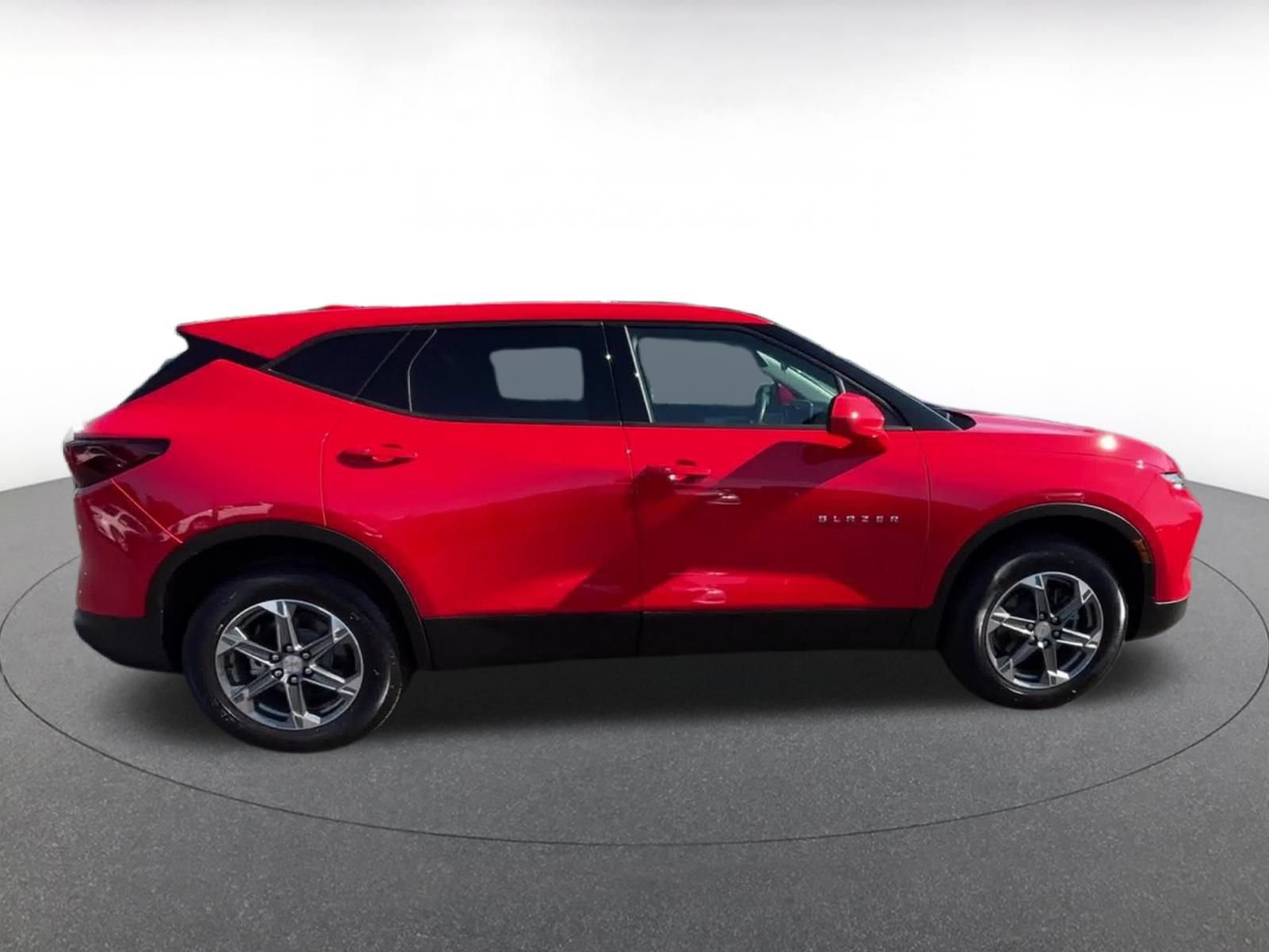 Used 2026 Chevrolet Blazer LT FWD image 16