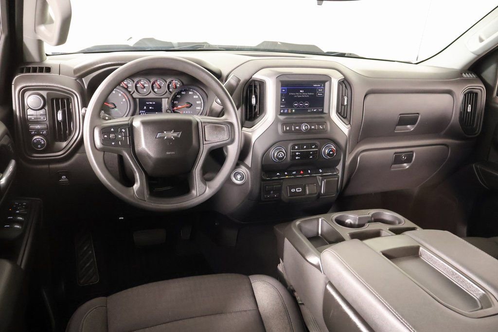 Used 2024 Chevrolet Silverado 1500 Custom Trail Boss w/ Dark Appearance Package image 2