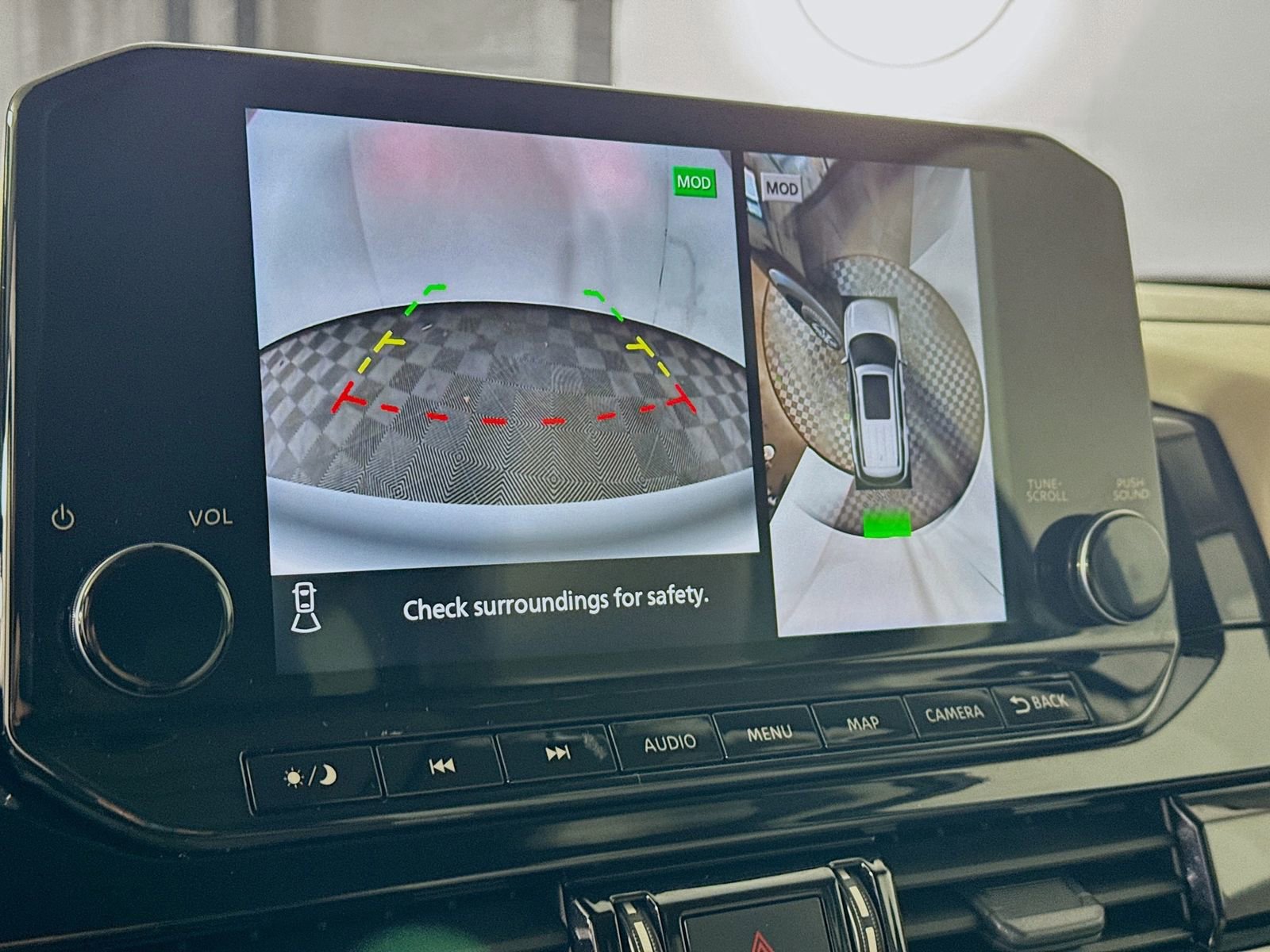 Used 2025 Nissan Pathfinder SL w/ Cargo Package image 10