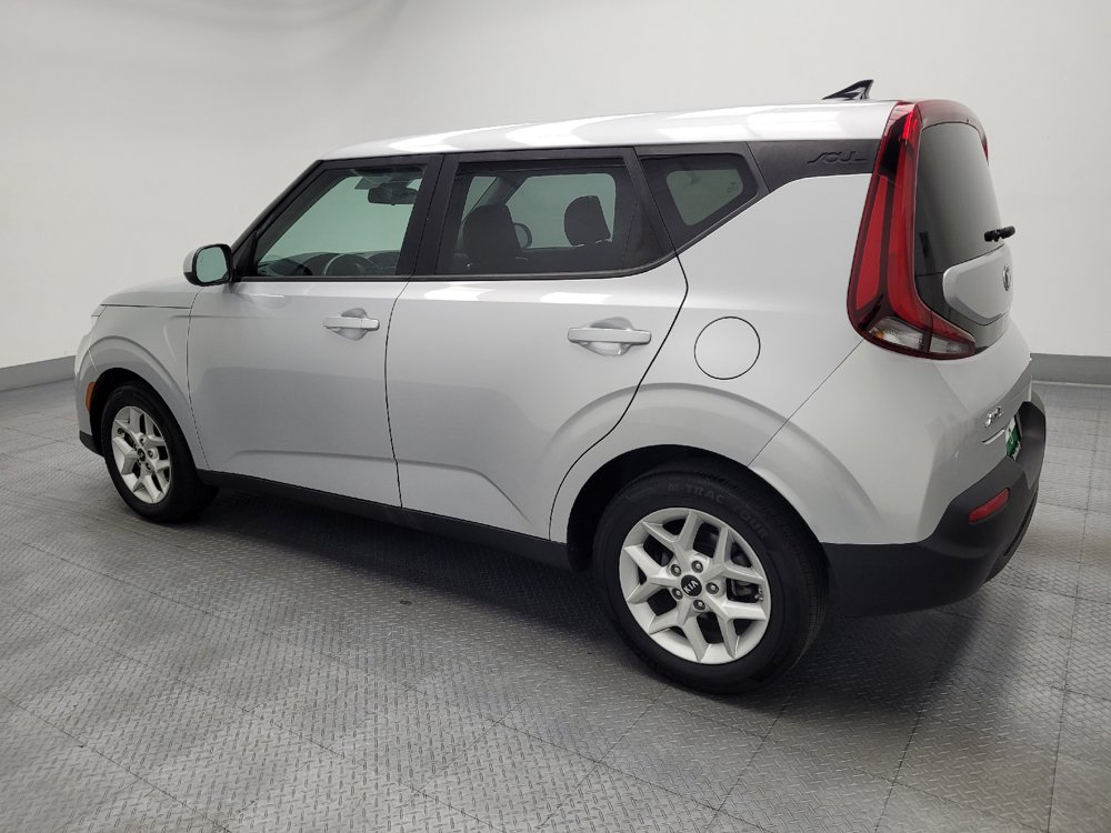 Used 2020 Kia Soul S FWD image 3