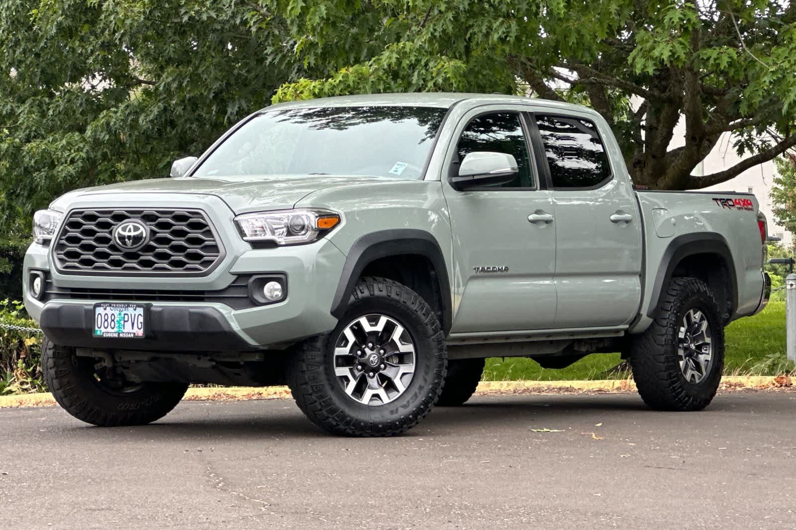Used 2022 Toyota Tacoma TRD Off-Road AWD/4WD image 1