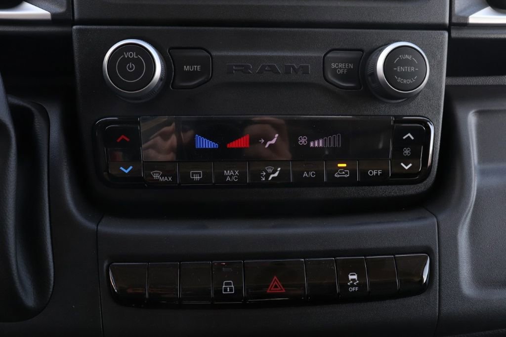 Used 2024 RAM ProMaster 2500 FWD image 12