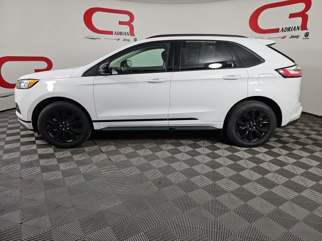 Used 2024 Ford Edge SE w/ Black Appearance Package image 4