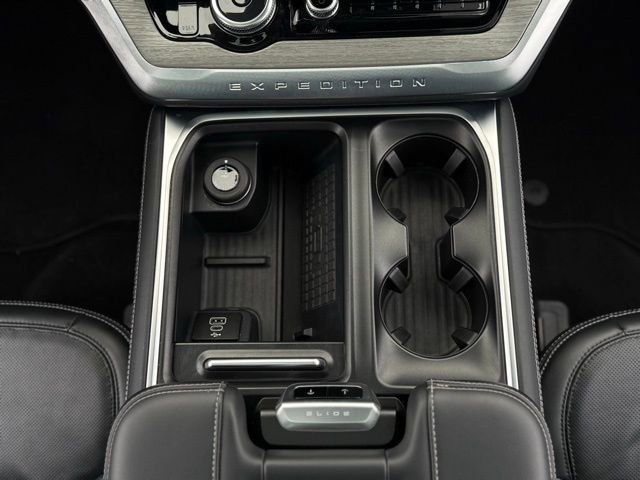 Certified 2025 Ford Expedition Platinum image 34