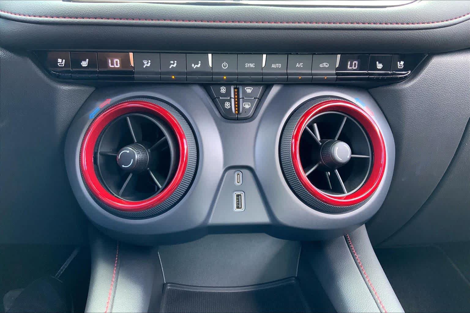 Used 2022 Chevrolet Blazer RS w/ Enhanced Convenience Package FWD image 32