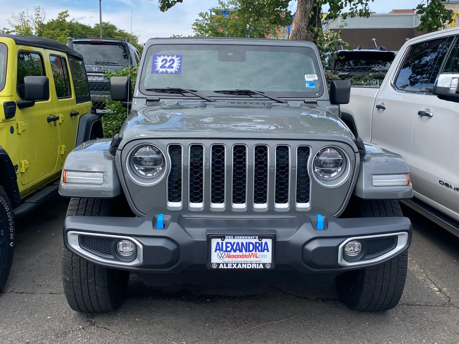 Used 2022 Jeep Wrangler Unlimited Sahara w/ Safety Group AWD/4WD image 2