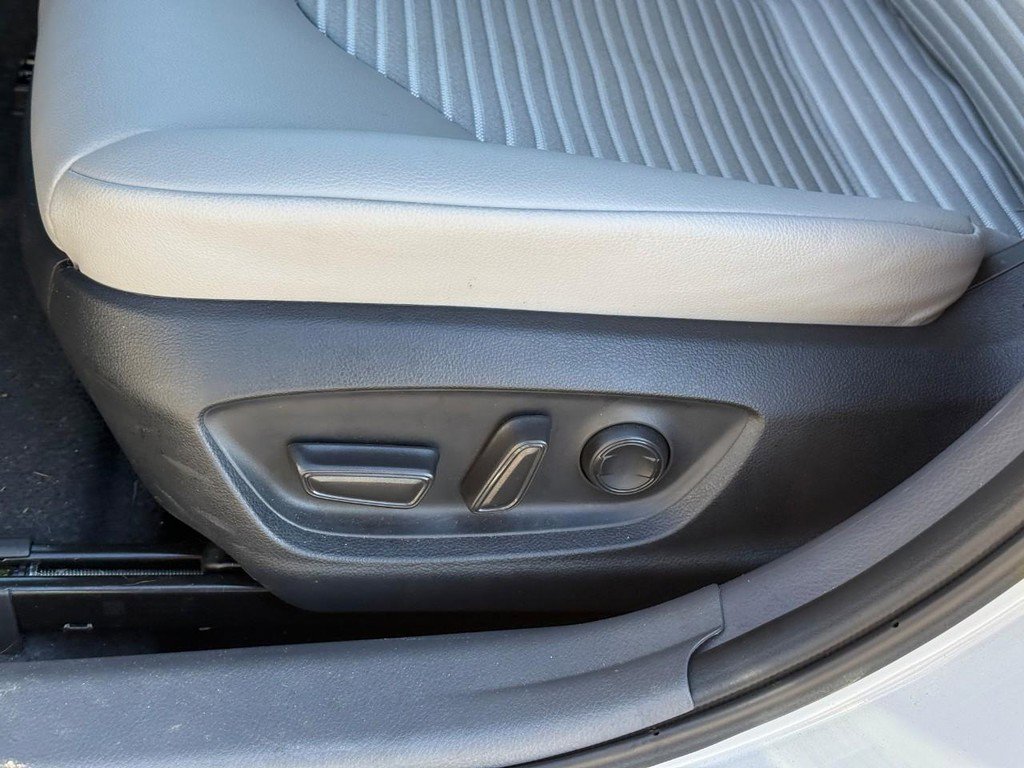 Used 2024 Toyota Camry SE w/ Cold Weather Package image 19