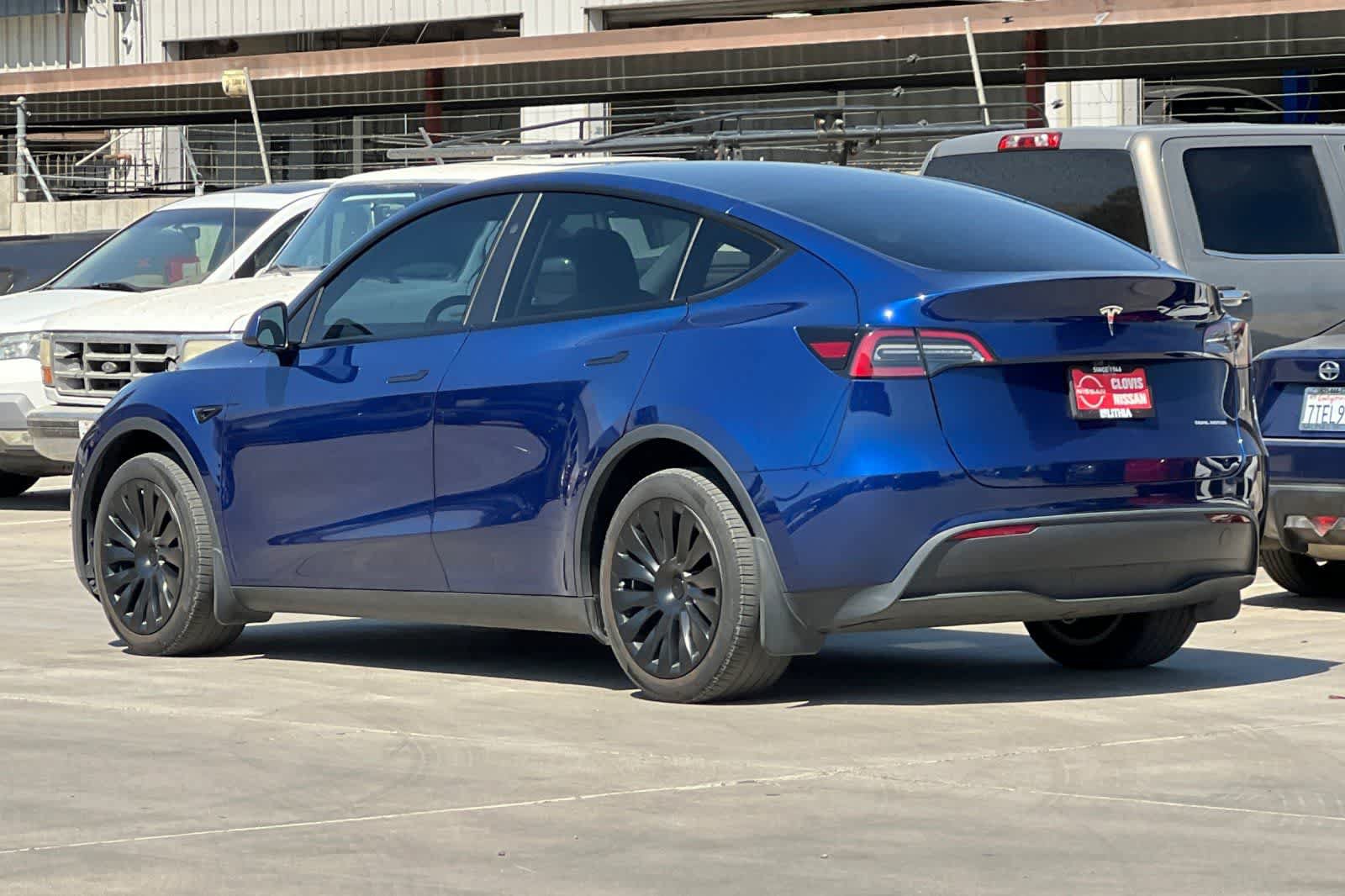 Used 2024 Tesla Model Y Long Range AWD/4WD image 7