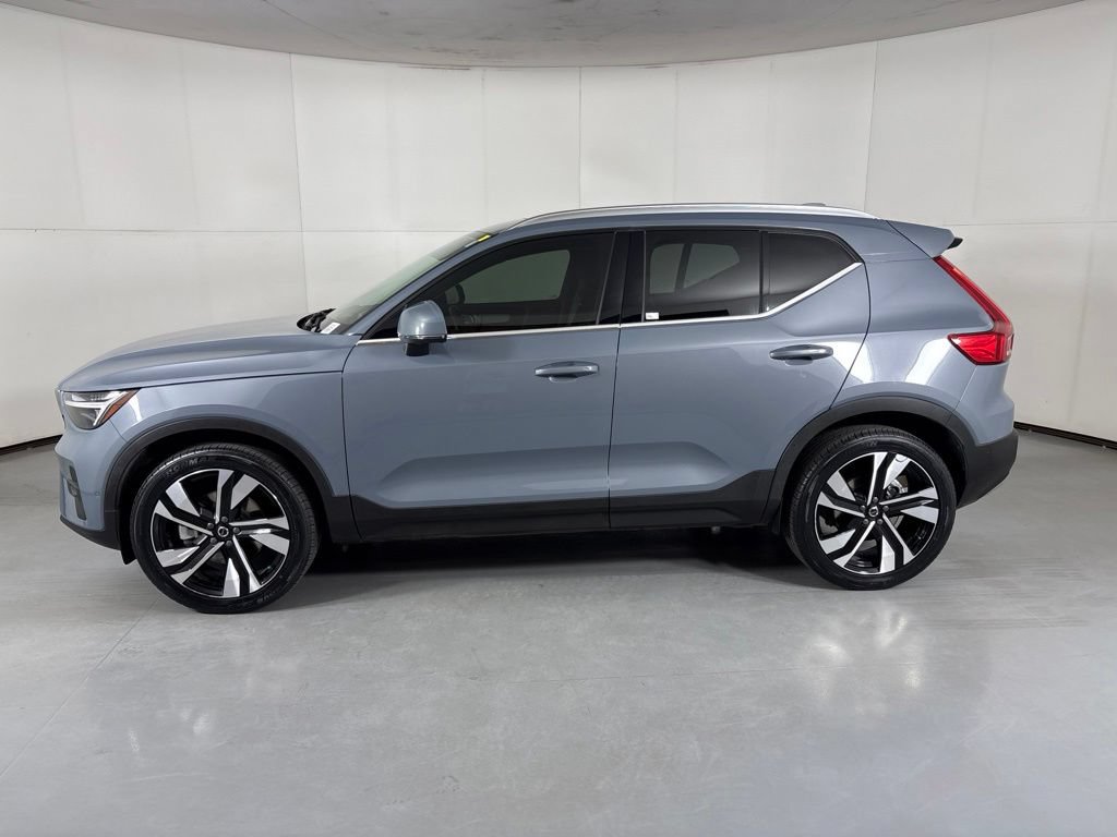 Used 2023 Volvo XC40 B5 Ultimate w/ Protection Package Premier AWD/4WD image 5