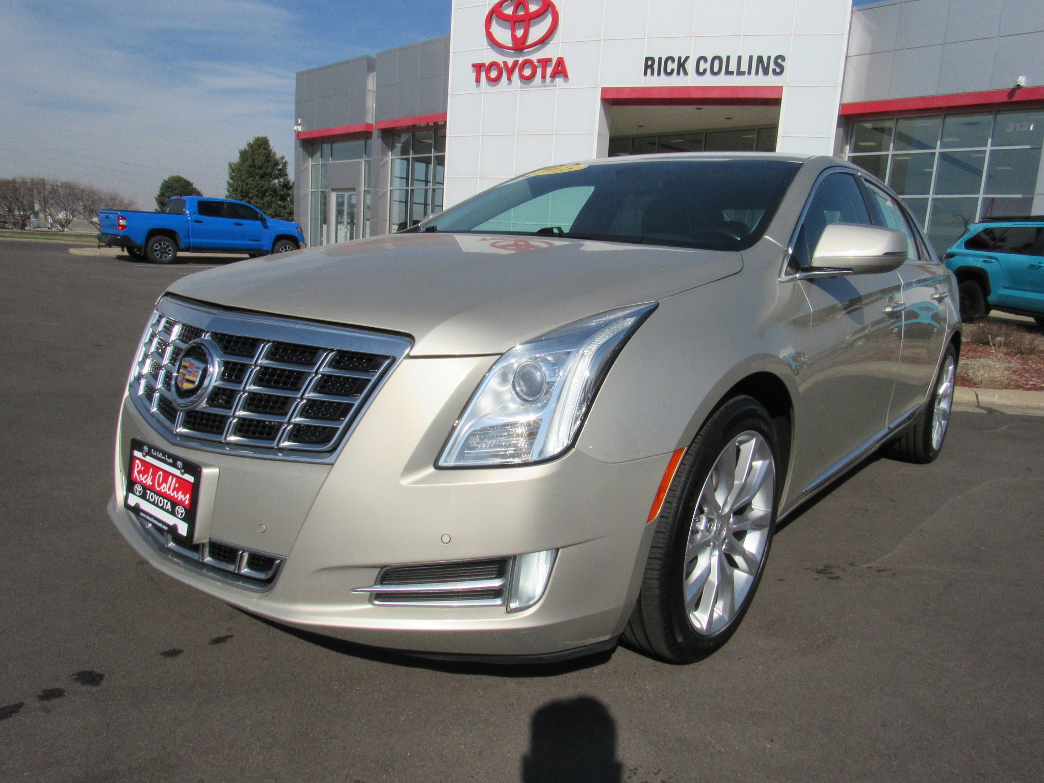 Used 2015 Cadillac XTS Luxury image 2