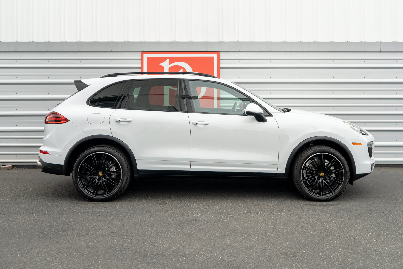 Used 2018 Porsche Cayenne S AWD/4WD image 40