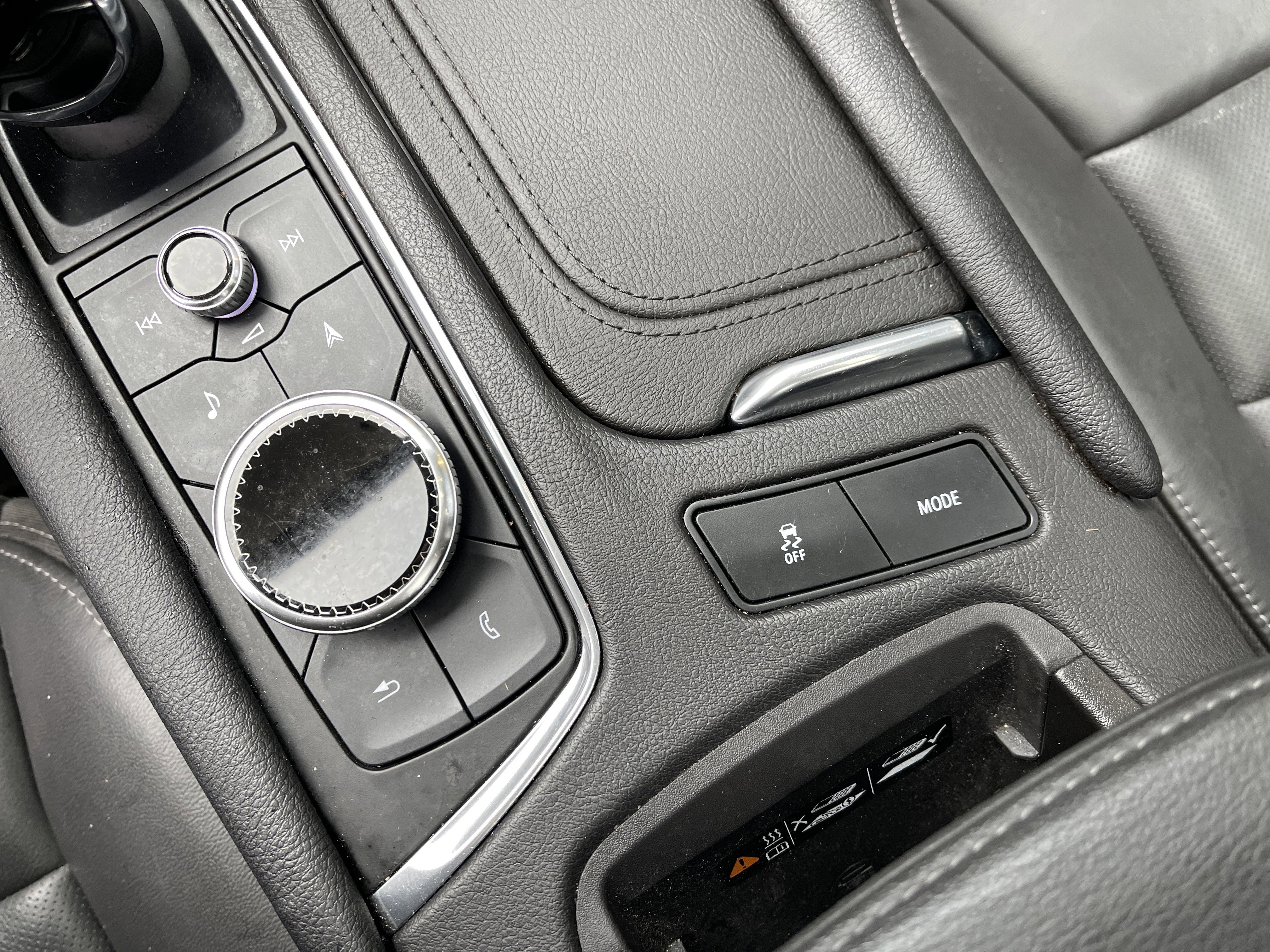 Used 2023 Cadillac XT6 Sport w/ Technology Package image 37