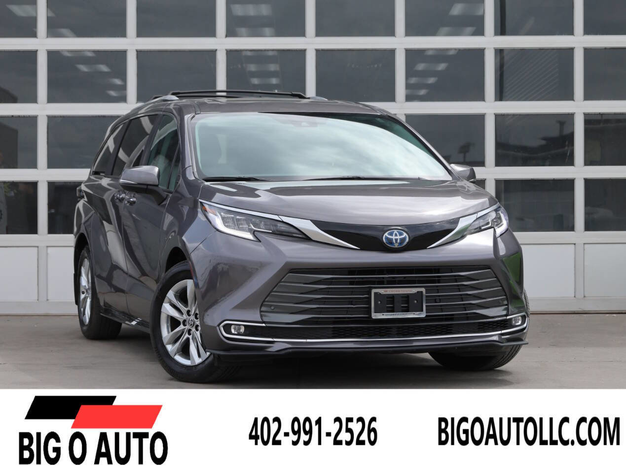 Used 2024 Toyota Sienna Limited AWD/4WD image 1