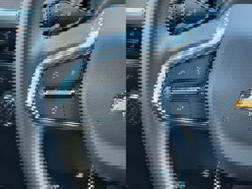 Used 2025 Chevrolet Suburban Premier image 27