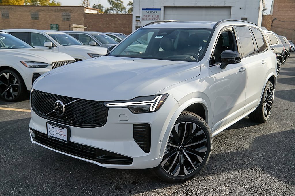 New 2026 Volvo XC90 B6 Ultra w/ Lounge Package image 2