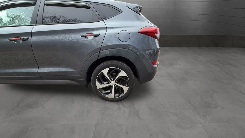 Used 2016 Hyundai Tucson Sport image 17