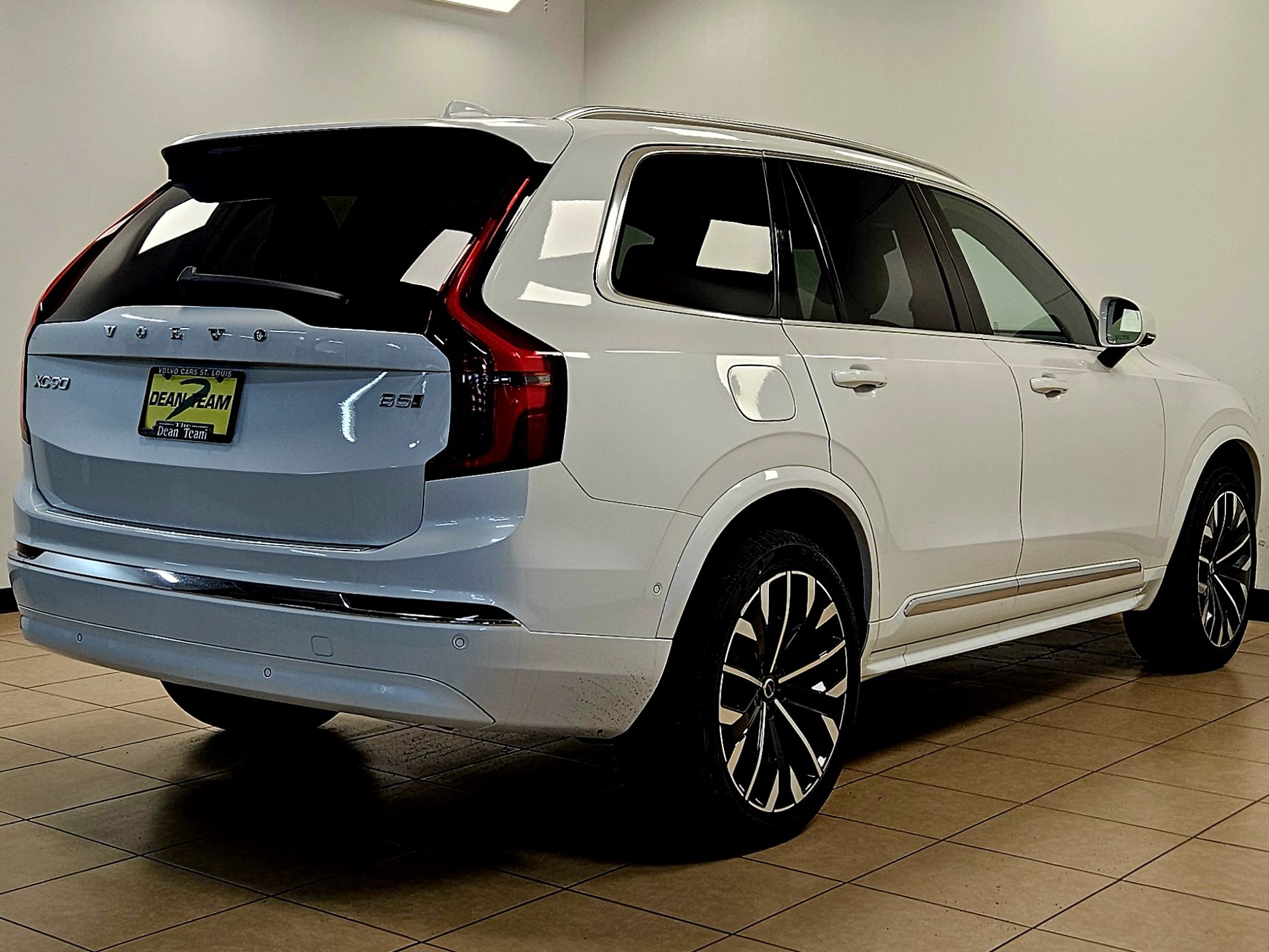 New 2026 Volvo XC90 B5 Plus w/ Protection Package AWD/4WD image 5
