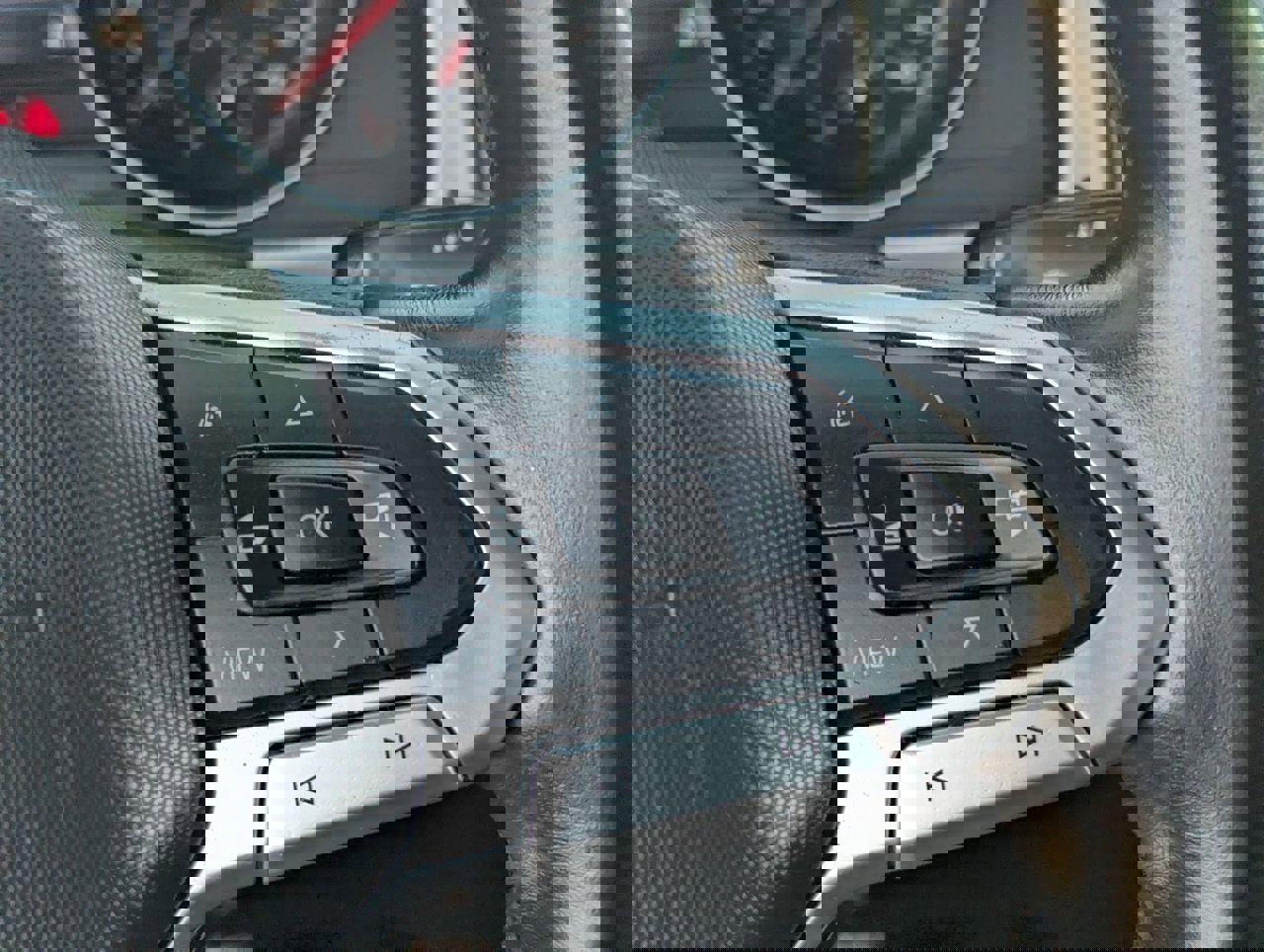 Used 2020 Volkswagen Atlas Cross Sport SE w/ Panoramic Sunroof Package image 27