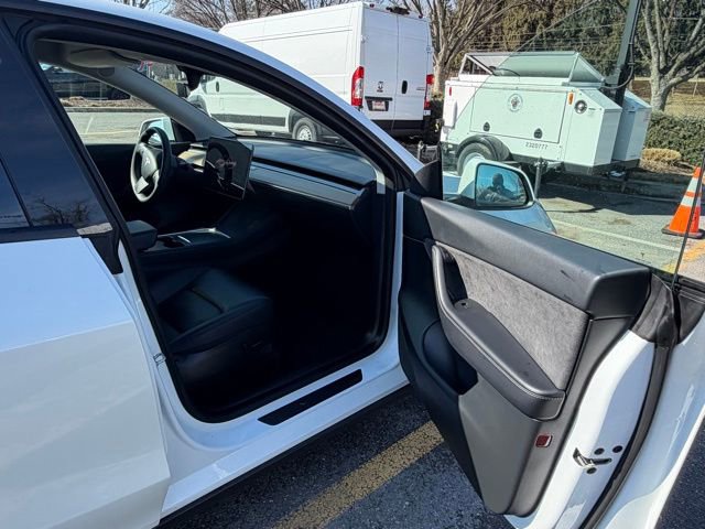Used 2022 Tesla Model Y Performance image 24